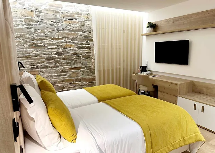 Hotel Coracao Do Tua 3*